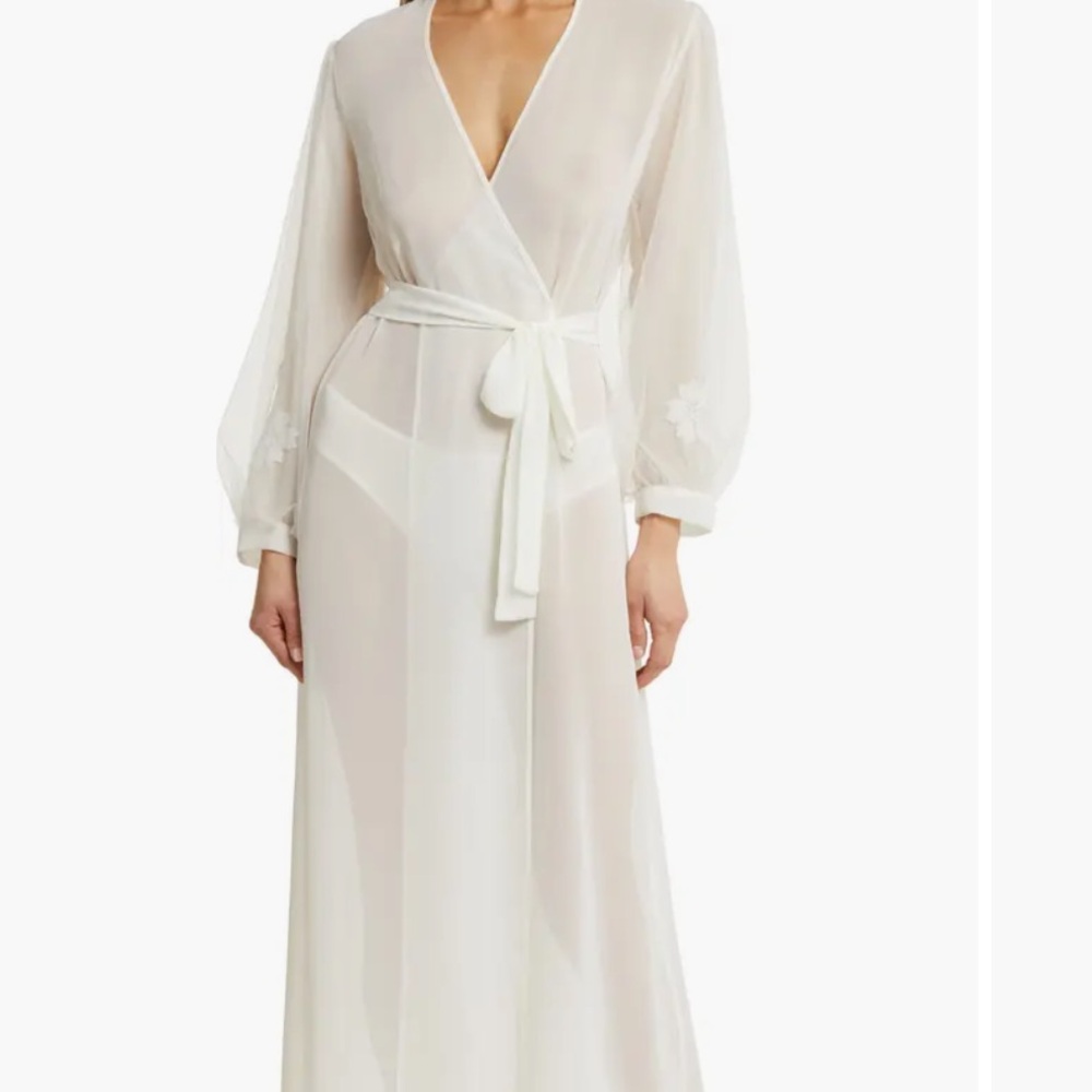 Rya Beloved Balloon Sleeved Chiffon Robe